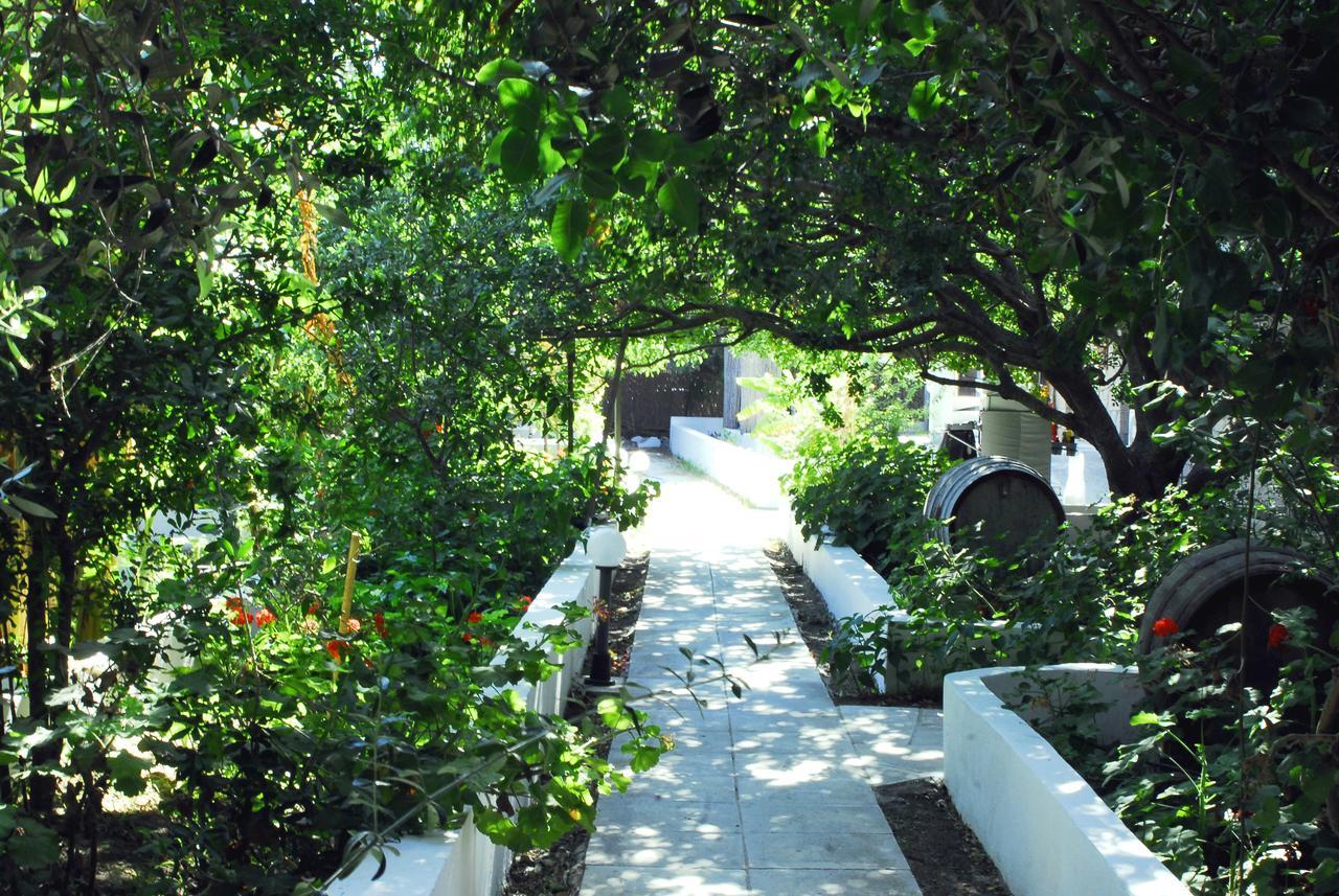 Апартаменты Milos Garden Адамас Экстерьер фото